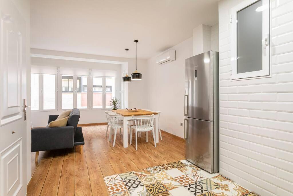 Cozy Apartment City Center Alicante Exterior photo